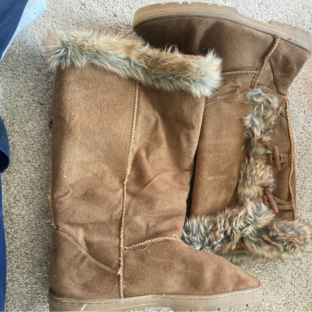 Brown fur boots, brand unknown, size 10-11.